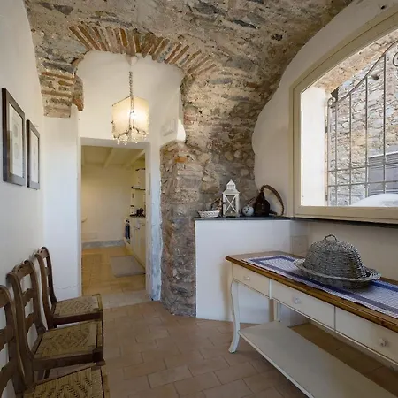 Residenza Stoechas אלבניה